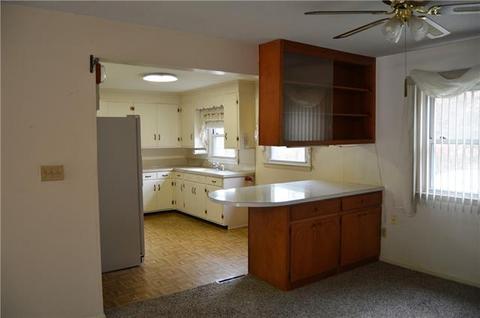 1302 13th Ave, Conover, NC 28613 photo 5