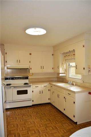 1302 13th Ave, Conover, NC 28613 photo 6