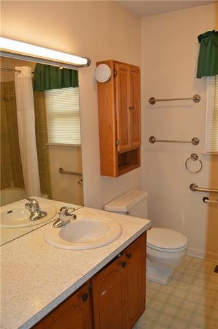 1302 13th Ave, Conover, NC 28613 photo 9