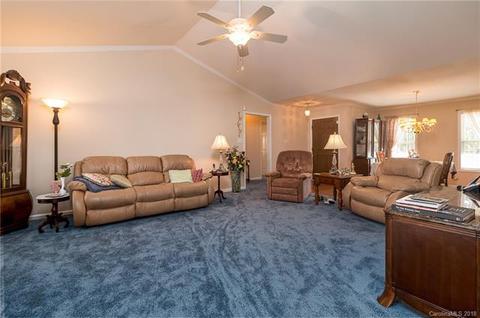 1986 Sugar Maple Ln, Conover, NC 28613 photo 4