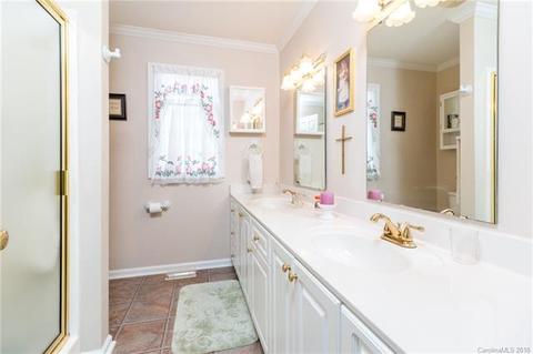1986 Sugar Maple Ln, Conover, NC 28613 photo 8