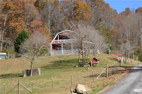 77 Triplets Dr, Clyde, NC 28721 photo 1