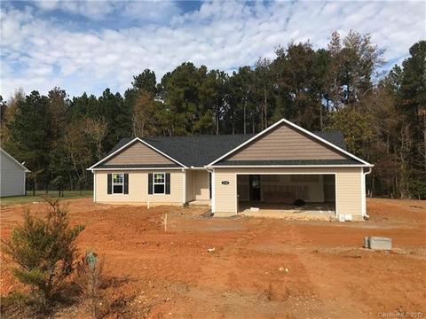 3184 Silver Fox Cir, Lancaster, SC 29720 photo 2