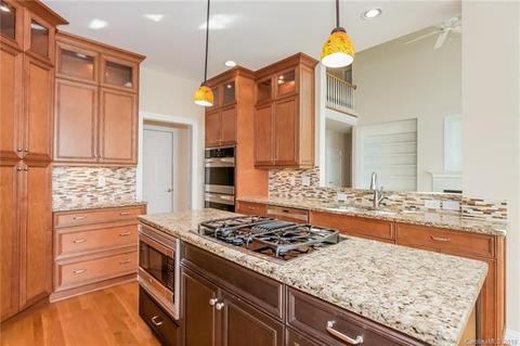 2046 Applebrook Dr, Monroe, NC 28110 photo 2