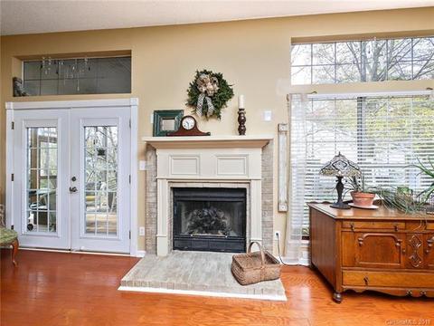 19600 Derby Ct, Cornelius, NC 28031 photo 9