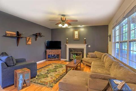 84 Walnut Crest Rd, Fletcher, NC 28732 photo 9