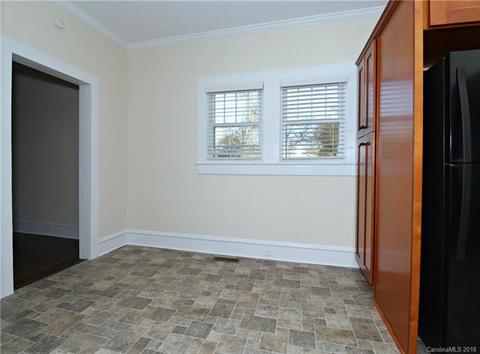 206 E 10th St, Kannapolis, NC 28083 photo 4