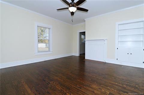 206 E 10th St, Kannapolis, NC 28083 photo 2