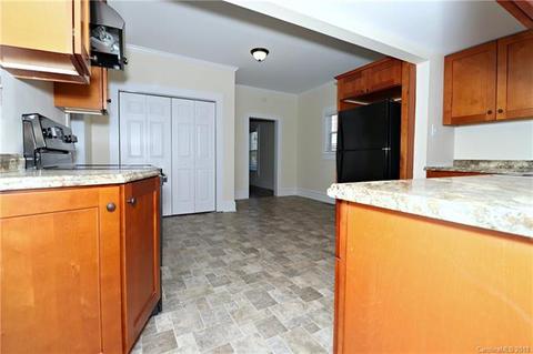 206 E 10th St, Kannapolis, NC 28083 photo 5