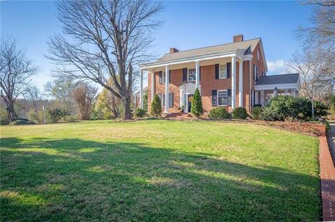 1105 E Union St, Morganton, NC 28655 photo 1