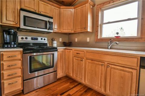 57 Dena Ln, Clyde, NC 28721 photo 4