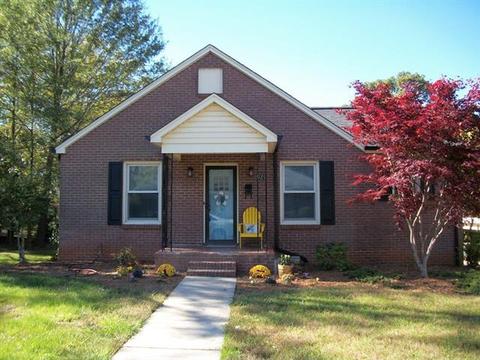920 3rd St, Hickory, NC 28601 photo 1