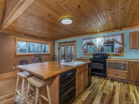 938 Haven Dr, Saluda, NC 28773 photo 9
