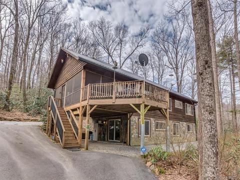 938 Haven Dr, Saluda, NC 28773 photo 1