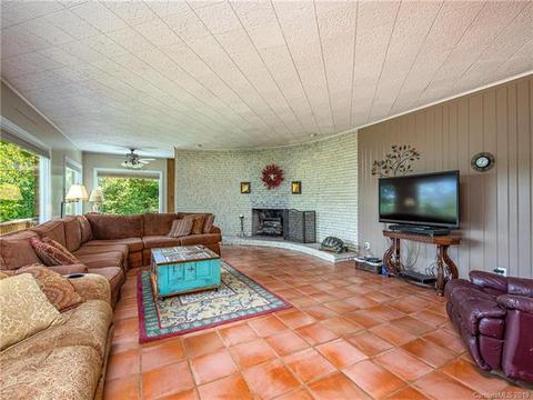 261 Ridgeview Rd, Spruce Pine, NC 28777 photo 5