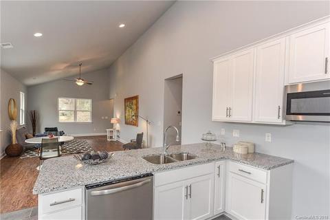 3910 Sofley Rd, Charlotte, NC 28206 photo 15