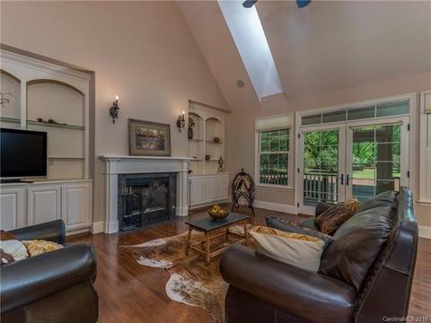 498 Red Fox Cir, Tryon, NC 28782 photo 5