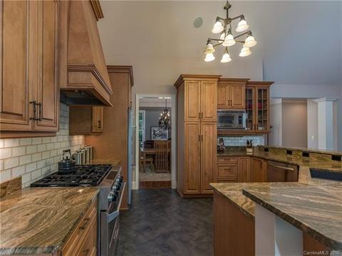 498 Red Fox Cir, Tryon, NC 28782 photo 9