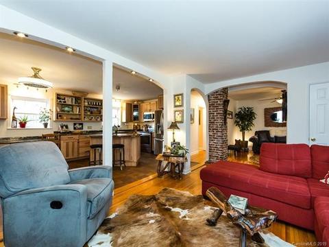 624 E John St, Matthews, NC 28105 photo 6
