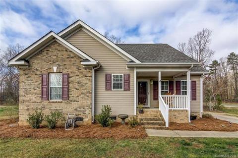 302 E Village Dr, Monroe, NC 28112 photo 1