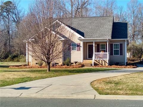 302 E Village Dr, Monroe, NC 28112 photo 2