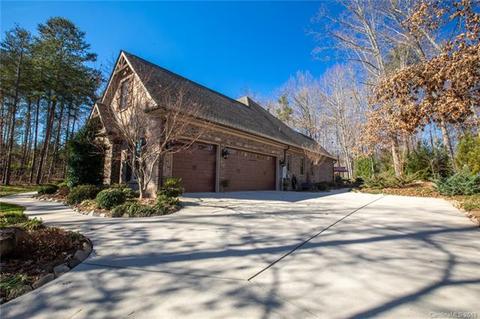 521 Medora Ln, Fort Mill, SC 29708 photo 2