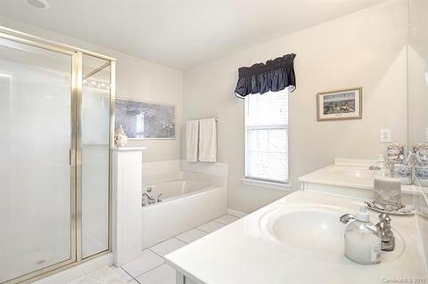 2425 Windsor Chase Dr, Matthews, NC 28105 photo 16