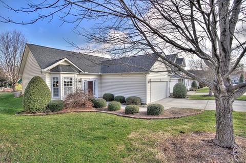 407 Garnet Ct, Fort Mill, SC 29708 photo 1