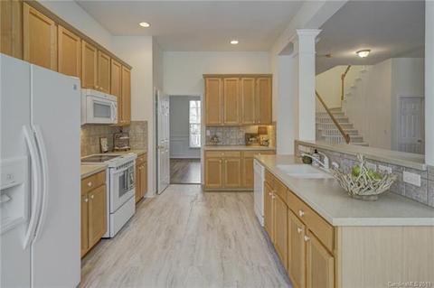 211 Fairview Ln, Davidson, NC 28036 photo 13