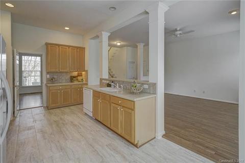 211 Fairview Ln, Davidson, NC 28036 photo 17