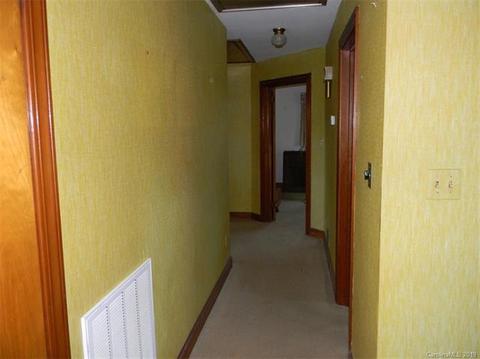 902 7th St, Conover, NC 28613 photo 4