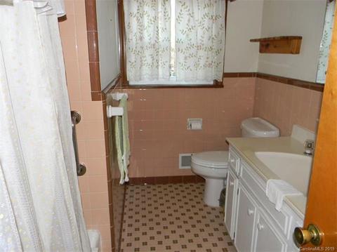 902 7th St, Conover, NC 28613 photo 7
