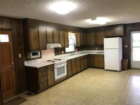 528 E Stagecoach Trl, Fallston, NC 28042 photo 9