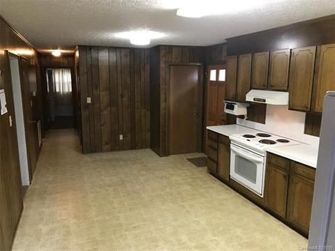 528 E Stagecoach Trl, Fallston, NC 28042 photo 10