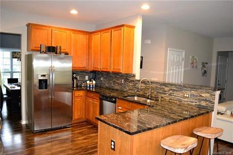 4204 Lawrence Daniel Dr, Matthews, NC 28104 photo 4
