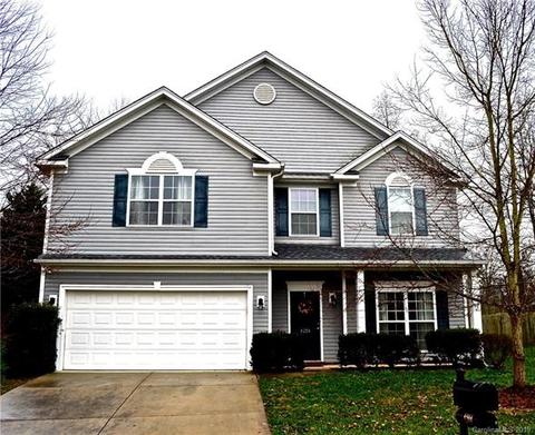 4204 Lawrence Daniel Dr, Matthews, NC 28104 photo 1