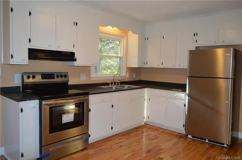 49 Markley Dr, Flat Rock, NC 28731 photo 2