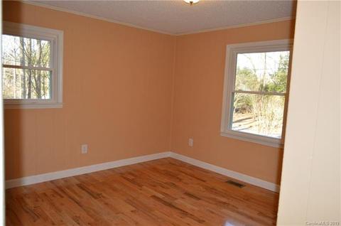 49 Markley Dr, Flat Rock, NC 28731 photo 6