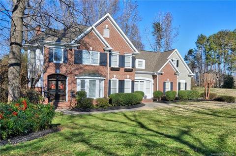 19701 River Falls Dr, Davidson, NC 28036 photo 2