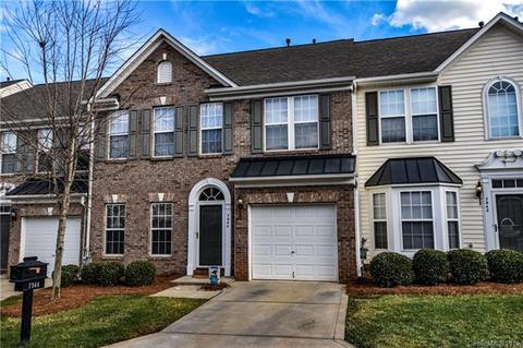 7944 Mariners Pointe Cir, Denver, NC 28037 photo 1