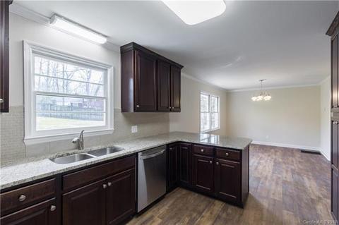 505 Warwick Pl, Lancaster, SC 29720 photo 9