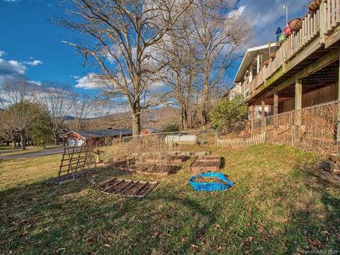 78 Walker St, Clyde, NC 28721 photo 6