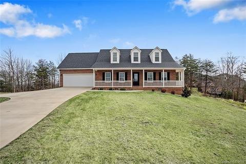 7798 Pinecone Ln, Hickory, NC 28602 photo 1