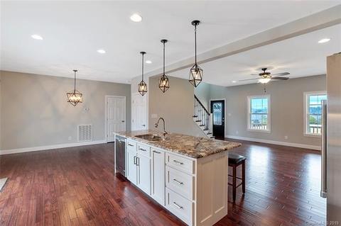 7798 Pinecone Ln, Hickory, NC 28602 photo 8