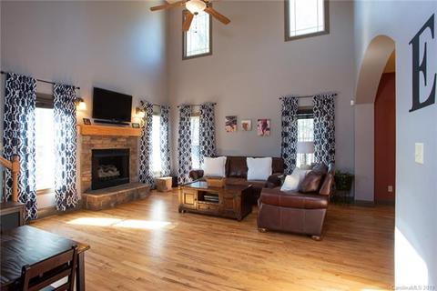 37 Noble Rd, Fairview, NC 28730 photo 9