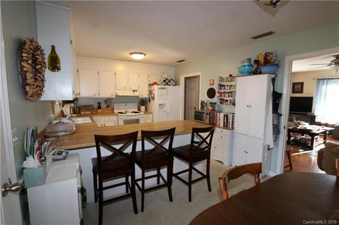 1001 Tangle Dr, Hickory, NC 28602 photo 6