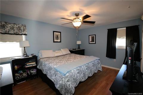 1001 Tangle Dr, Hickory, NC 28602 photo 13
