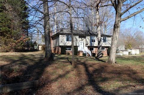 1001 Tangle Dr, Hickory, NC 28602 photo 2