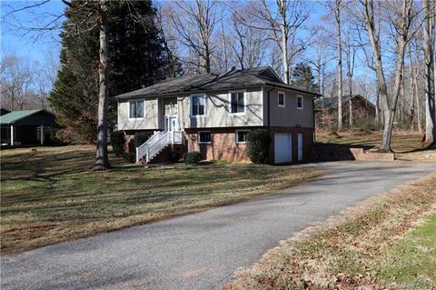 1001 Tangle Dr, Hickory, NC 28602 photo 1