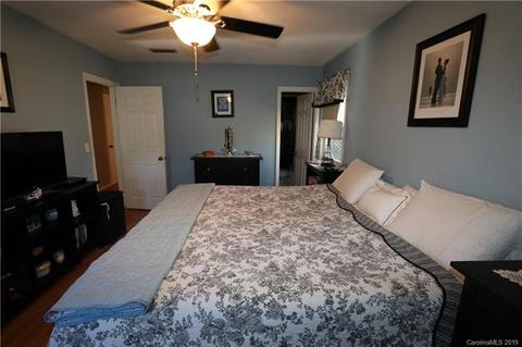 1001 Tangle Dr, Hickory, NC 28602 photo 14